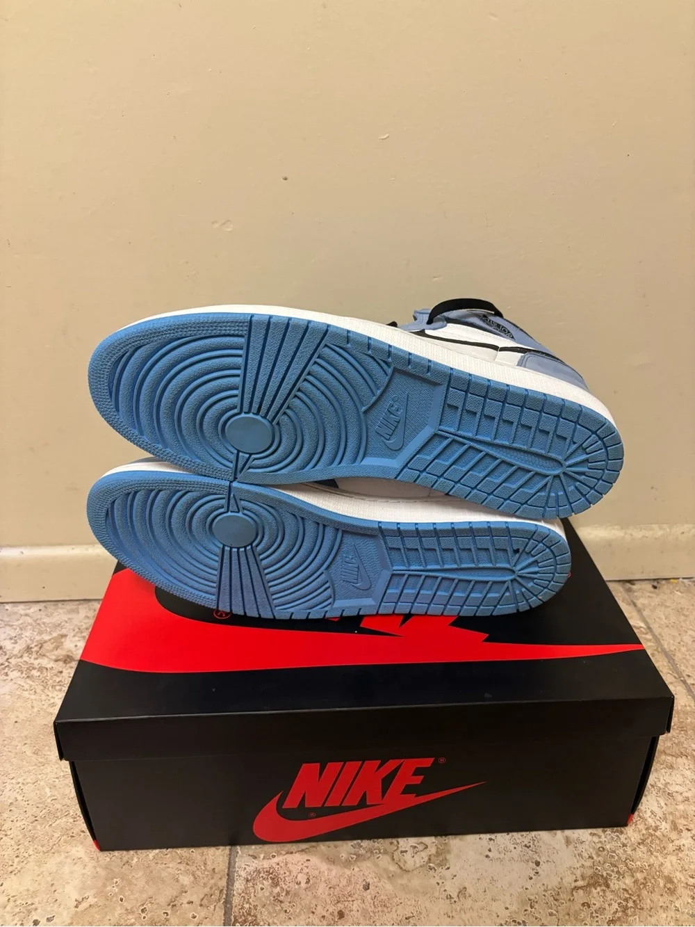 Air Jordan 1 University Blue size 16 555088-134